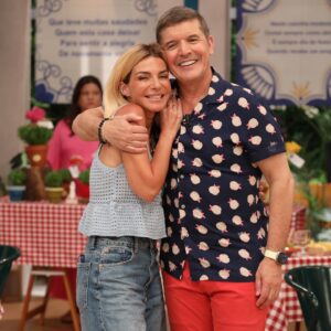 João Baião Instagram - Na nossa Casa sabemos fazer a festa! 🥳

Hoje foi dia de celebrar os Santos Populares com um arraial à medida 🎏✨

📸: @marcofonseca_photo 
#sic #casafeliz #arraial #santospopulares #santos #santoantonio