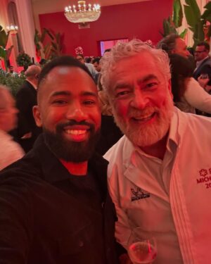 João Diamante Instagram - Dia de Rio de Janeiro e São Paulo Voltar a ficar estrelado com o @michelinguide ⭐️
.
.
Parabéns todos premiados da noite do Rio e de Sampa, aos envolvidos pelo volta do guia para nossa cidade maravilhosa em especial nossa secretaria de turismo @danimaia @setur_rj .
.
.
Gratidão 🙏🏾 pelo convite @perrierjouet @mariavargasmaria e @documennta .
#michelinstar #guidemichelinbr #guiamichelinbrasil #michelin #gastronomiabrasileira