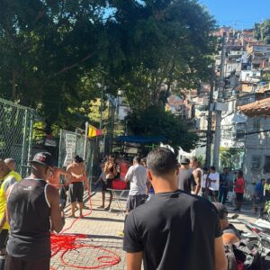 João Diamante Instagram - VAMOS MOSTRAR QUEM É O ANDARAI COM MUITA FORÇA 🔥💎✌🏾🇧🇷.
.
.
Gratidão meu irmão @muralha88 pelo convite e parabéns pelo evento lindo, onde diversos irmãos se fizeram presente pra fortalecer ✊🏾
.
.
Obrigado todos amigos que compareceram, foi lindo , precisamos fazer mais isso nas comunidades 🙏🏾 parabéns @xanddycom2des e @jorgeluiz15 pela organização 👏🏾
#andarai #cpx cpxandarai #complexodoandarai #caçapava #grajau #futebol