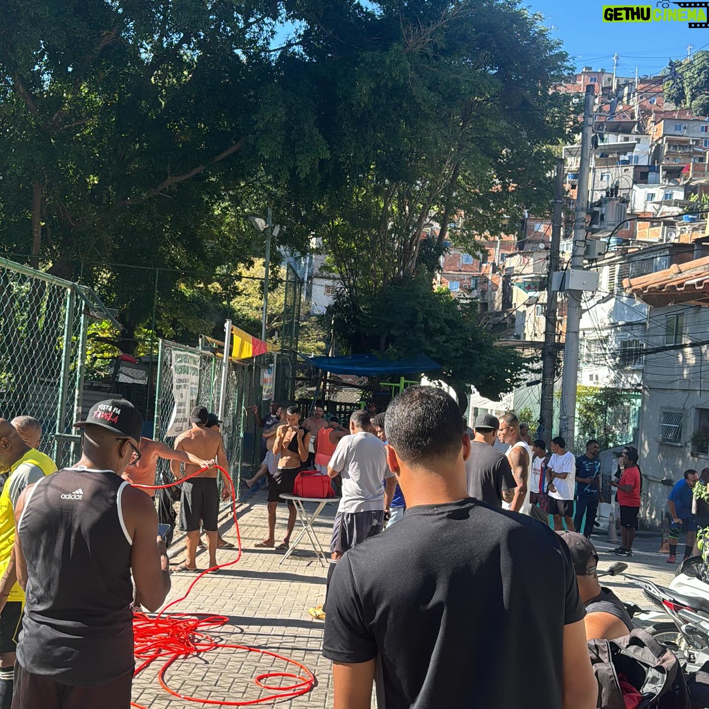 João Diamante - 757 Likes - VAMOS MOSTRAR QUEM É O ANDARAI COM MUITA FORÇA 🔥💎✌🏾🇧🇷.
.
.
Gratidão meu irmão @muralha88 pelo convite e parabéns pelo evento lindo, onde diversos irmãos se fizeram presente pra fortalecer ✊🏾
.
.
Obrigado todos amigos que compareceram, foi lindo , precisamos fazer mais isso nas comunidades 🙏🏾 parabéns @xanddycom2des e @jorgeluiz15 pela organização 👏🏾
#andarai #cpx cpxandarai #complexodoandarai #caçapava #grajau #futebol