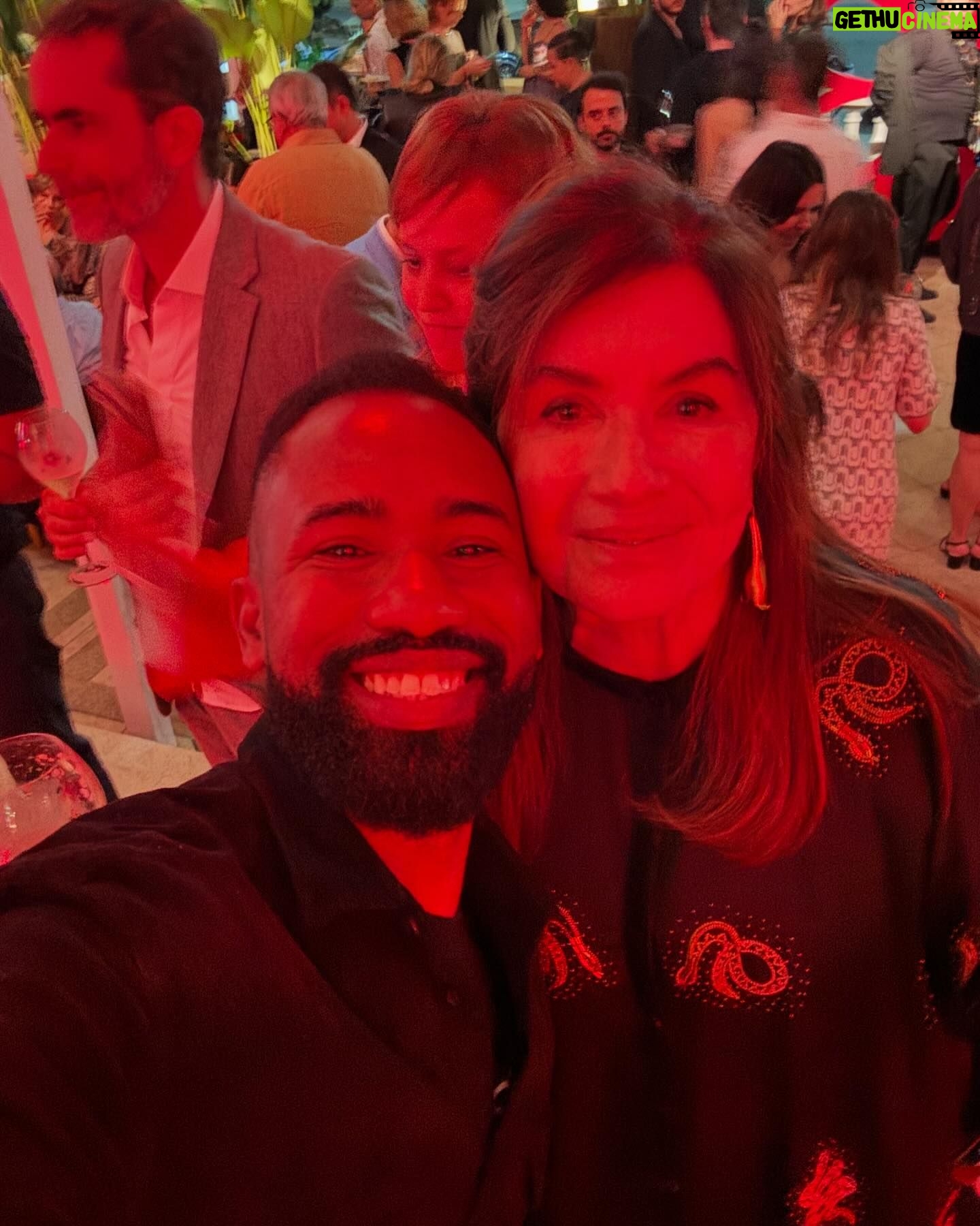 João Diamante - 2.1K Likes - Dia de Rio de Janeiro e São Paulo Voltar a ficar estrelado com o @michelinguide ⭐️
.
.
Parabéns todos premiados da noite do Rio e de Sampa, aos envolvidos pelo volta do guia para nossa cidade maravilhosa em especial nossa secretaria de turismo @danimaia @setur_rj .
.
.
Gratidão 🙏🏾 pelo convite @perrierjouet @mariavargasmaria e @documennta .
#michelinstar #guidemichelinbr #guiamichelinbrasil #michelin #gastronomiabrasileira