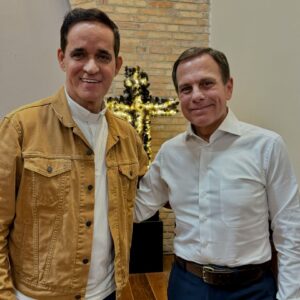 João Doria Instagram - Foi uma honra palestrar hoje na Catedral Anglicana para empresários e jovens empreendedores. Minha gratidão ao Reverendo Aldo e a toda a comunidade anglicana de São Paulo. Vocês são exemplo de fé e resiliência. Obrigado pelo carinho. 🙏