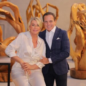 João Doria Instagram - Bia Doria está inaugurando hoje sua nova Galeria e Ateliê, na Vila Nova Conceição, em São Paulo. A arte da Bia é um exemplo de talento e grande expressão, combinando sustentabilidade e bom gosto. Cada obra reflete seu compromisso com o meio ambiente e com a arte brasileira.