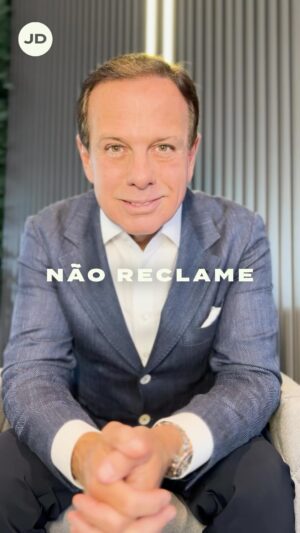 João Doria Instagram - Perseverança é uma das chaves para o sucesso. Não reclame, trabalhe para conquistar seus objetivos.