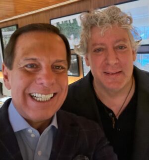 João Doria Instagram - Tive o prazer de reencontrar, em Curitiba, meu querido amigo Alberto Candellero, eficiente presidente e CEO da @dolcegabbana para América Latina. Em breve estaremos juntos em Roma, no projeto @robbreportbrasil trip.