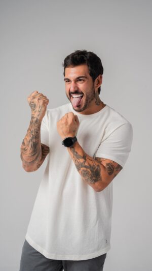 João Hadad Instagram - SEGUIMOS NA MANSÃO, graças ao voto de vocês! ⚡️

Relembrar é viver né?! Vamos assistir novamente o momento em que Hadad foi salvo da zona de risco, graças a Deus e a dedicação de vocês na votação. 

Muita gratidão e orgulho do #TeamHadad, somos uma torcida incrível, focada e organizada, muito obrigado por cada voto, bora seguir com tudo na competição. ❤️ 

#AGrandeConquista