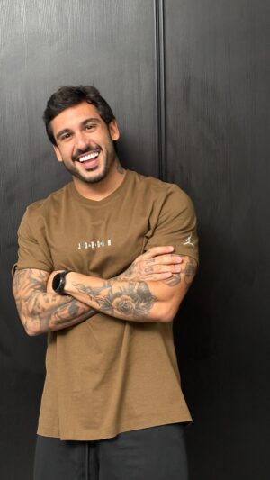 João Hadad Instagram - Hoje rolou uma desistência na casa laranja e tentaram culpar o dono da casa por ela, Hadad imediatamente ficou indignado com à situação. 

Concordam com o Hadad?

#AGrandeConquista #TeamHadad ⚡️