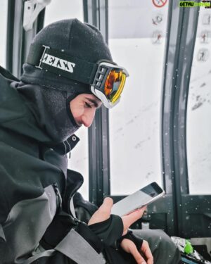 João Maria Maneira Instagram - A recordar a melhor semana de neve que tive na minha vida! 

A vibe é completamente diferente quando temos o S22 para gravar e captar estes momentos… acreditem que a qualidade é boa para chuchu 😏
Não se compara a nada 
Fica a dica 😘

@samsungportugal 
#galaxys22
#galaxysnowsquad 

Ph: @salvadorcolaco