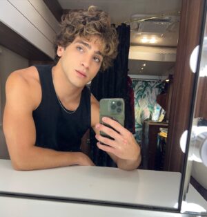 Joao Marinho Instagram - Fui surfar xx