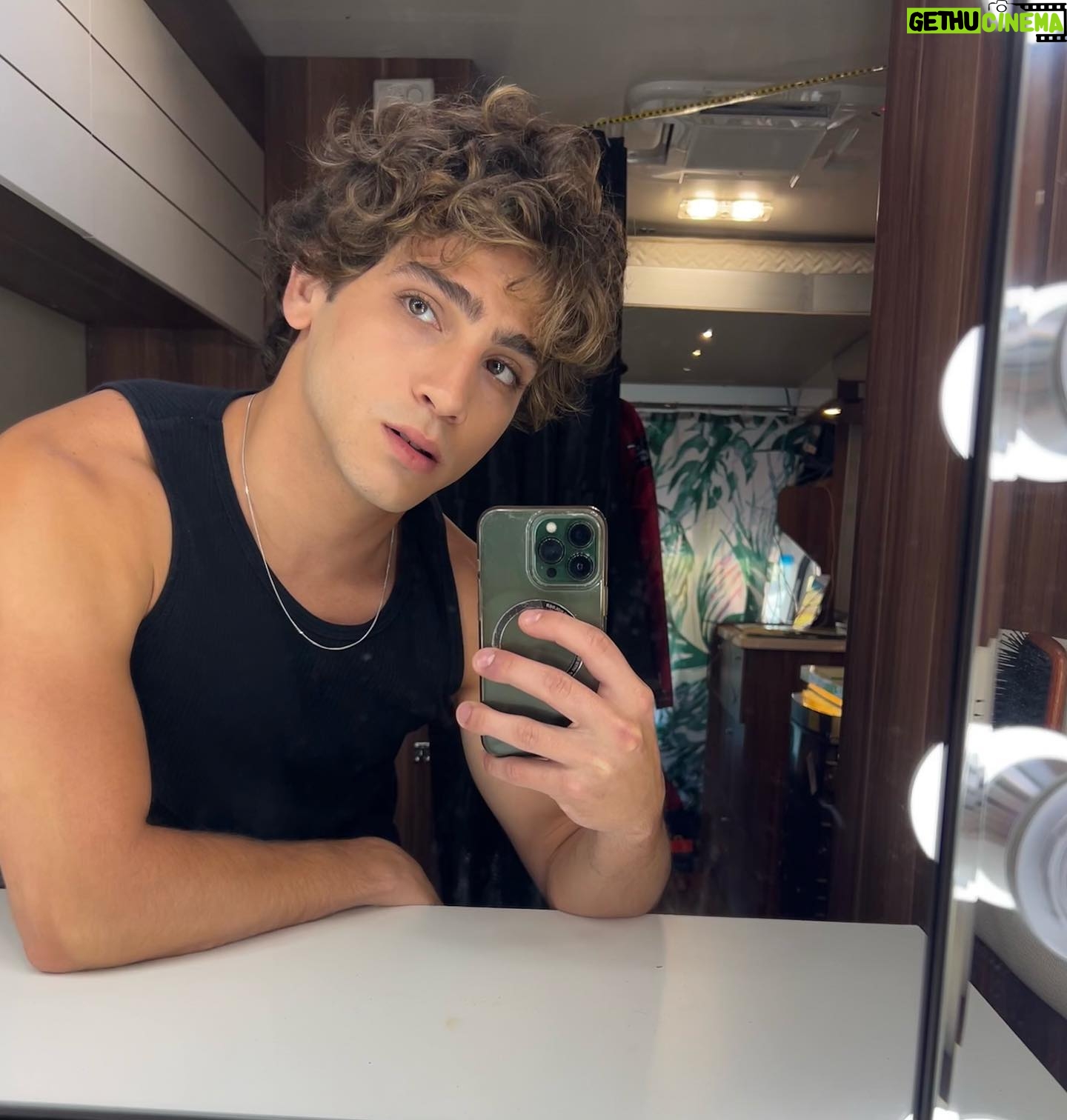 Joao Marinho - 11.7K Likes - Fui surfar xx