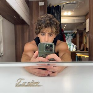 Joao Marinho Instagram - vibes e vibes