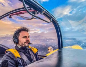 João Paulo Rodrigues Instagram - Entre o céu e a terra…
#cap10 #acrobatics #switzerland🇨🇭 #flying #studentpilot #pilotlife