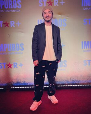 João Vitor Silva Instagram - Ainda digerindo a noite de ontem! 💙 #IMPUROS já disponível no @starplusbr