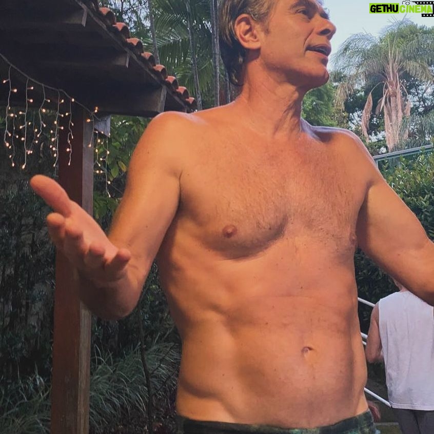 João Vitti - 4.1K Likes - Biscoiteiro ou bolacheiro?
O coroa aqui quer saber.
* Tem sempre uma primeira vez 🙃
