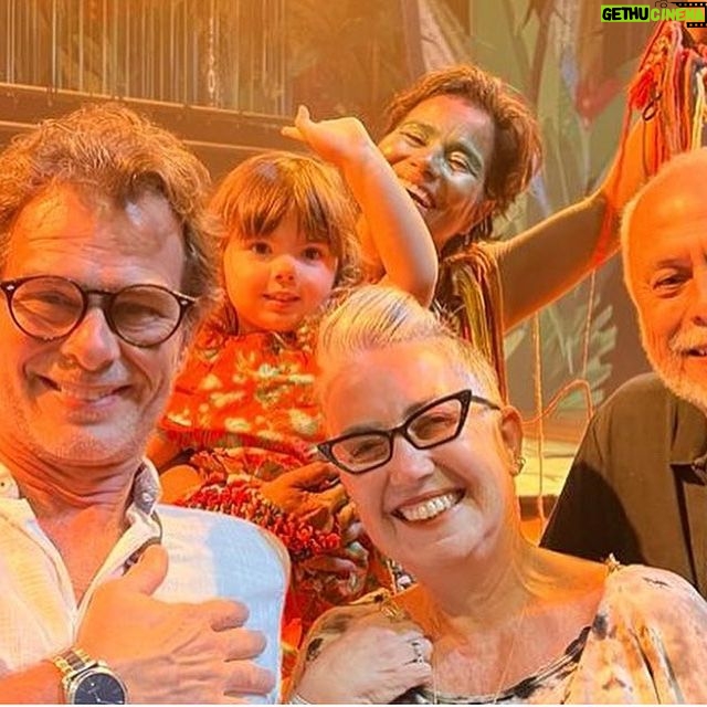João Vitti - 5.3K Likes - Um ninho de avós.
💛💙🌻❤️💚