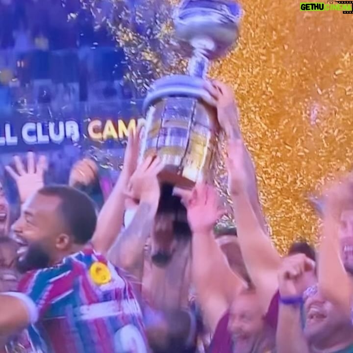 João Vitti - 14.1K Likes - A felicidade de vocês é a minha felicidade ❤️🤍💚
Parabéns @fluminensefc 🏆
@franciscovitti e @rafaavitti vocês são pé 🔥🔥🔥
Simbora com o pai no Engenhão 🖤⭐️