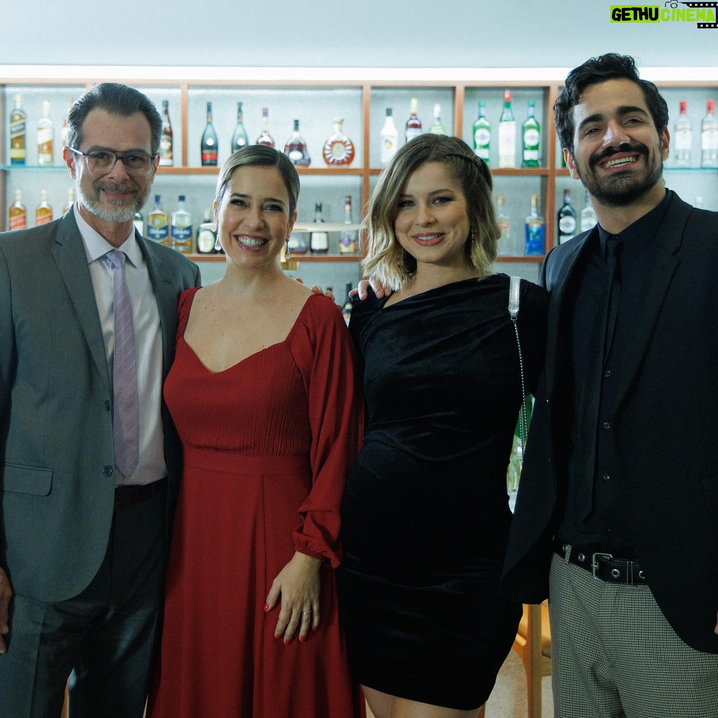João Vitti - 18.1K Likes - O esforço não mente.
Parabéns amores!!!! ⭐️⭐️⭐️⭐️⭐️
PEDAÇO DE MIM 💔
TOP 1 - Brasil
TOP 4 - Mundo
Séries
@netflixbrasil
@a.fabrica.etc