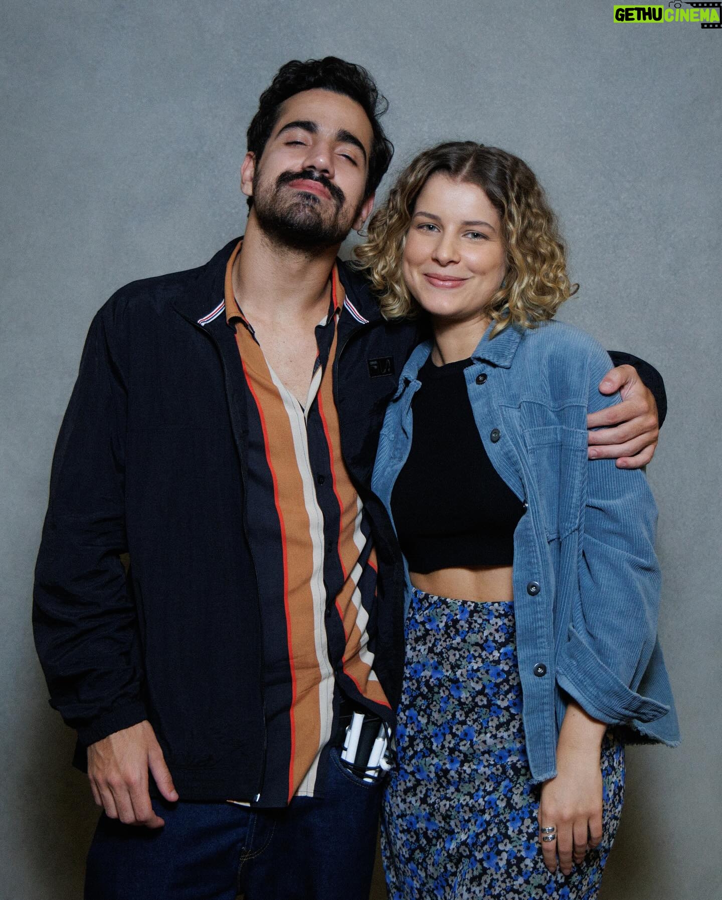 João Vitti - 2K Likes - Silvia @palommaduarte trabalha demais, é mãe solo e seu filho, Inácio @bentoveigaoficial, tem uma doença atípica e é apaixonado por Bia @amandaspanner , uma garota incrível que também é apaixonada por ele enquanto Vicente @joaovitti,que ama todo mundo, sonha em formar uma família. Será que vai rolar???🤔
A partir de HOJE, 05 de julho, vocês estão convidados a conferir essa história e tantas outras, impactantes, em “PEDAÇO DE MIM” na Netflix.
*** Os 17 episódios já estão liberados; Simbora maratonar!!!
📸 Marcos Serra Lima/Netflix
@netflixbrasil
@a.fabrica.etc
#pedacodemim #melodrama #netflix