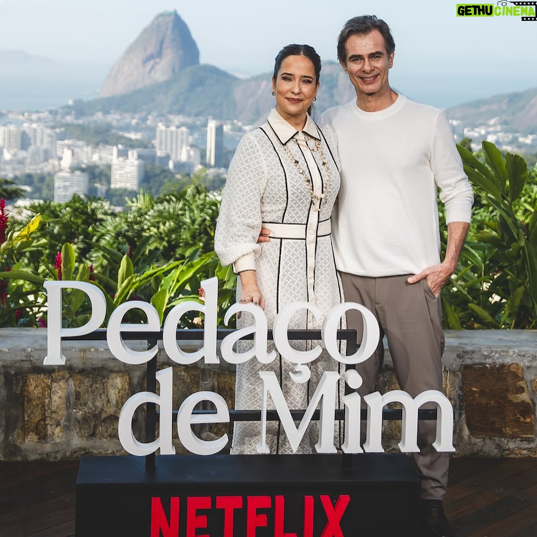 João Vitti - 2.3K Likes - Hoje o céu abriu, o sol raiou e nos reencontramos nesse cenário de tirar o fôlego pra falar um pouquinho do nosso melodrama/netflix PEDAÇO DE MIM que estreia nessa sexta, 05 de julho. Pra finalizar almocei na ótima companhia desse cara incrível que é o Vlad. Evoé!!!!
👔 @marlonportugal
@netflixbrasil @a.fabrica.etc