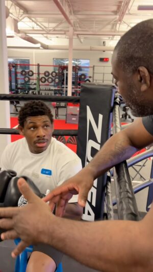 Joaquin Buckley Instagram - Caught The Fade Today 🥊 @ufcapexofficial 
#TakeTheThrone #SFmedia #FadeUp #UFC300