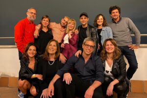 Joaquín Furriel Instagram - Madrid.
@premios_platino 
1_ Viajar, reencontrarme con tanta gente que quiero fue el inicio de una noche inolvidable. Lo alegre que estoy en esa foto!
2_ Gracias Marcelo Piñeyro por pensarme en Osorio! Y Gracias al Jurado de los @premios_platino !
3_ El Reino se llevó 6 estatuillas entre premios del público y del jurado. @kramersigmanfilms 👏🏽👏🏽👏🏽
Felicitaciones a tod@s los que hacemos esta serie espectacular y a l@s premiados!
4_ Bendito tu eres
5_ Como en la foto siempre ❤️
6_ Con Nawja hicimos “El árbol de la sangre “ Netflix, reencuentro y felicidad… las caras lo dicen todo.
7_ Con @pedroroson.representante llevamos años trabajando y decidiendo cómo es el siguiente paso!🙏
8_ La Previa 
9_ Gracias @ramonpilaces, hubo  encuentro con la Gran Carmen Maura!

( Nobleza obliga… las mejores fotos de estos días no fueron sacadas 🎉)

Gracias @ceci.allassia 
@bowenlondonuk 
@guidozapateria