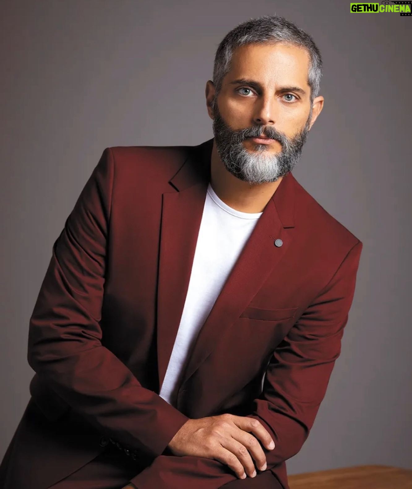 Joaquín Furriel - 12.6K Likes - Pic del capo de @sebastianarpesella
Hoy Sábado 25 a las 21 hs en @cnnee estoy en el @ojocritico, hermosa entrevista con Juan Carlos Arciniegas!