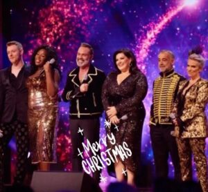 Jodie Prenger Instagram - Hiya you lot. Ey, have a good one this year. Tune in tonight to see the awesomeness of these @coronationstreet legends. Wait to you hear their voices. Blow you away, it did me. @itvxofficial @itv 8.35 pm love ya loads everyone x 🎄💗🎄💗🎄💗🎄💗🎄💗