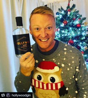 Jodie Prenger Instagram - Not only is he one of the nicest fellas on the planet. He’s got his own gin. It’s laaaarvely. Drink responsibly...Act ridiculously.  @hollywoodgin @mrgaryhollywood #gin