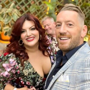 Jodie Prenger Instagram - I am literally hoarse from laughing last night, we had a ball at the Coronation Street party. Oh everyone looked stunning. And now I’m chuckling away to the cameo in the back of this photo. He’s a legend!