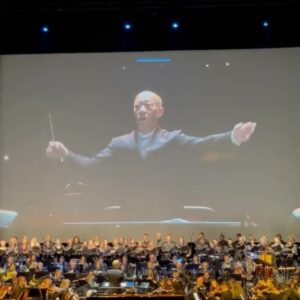 Joe Hisaishi Instagram - Always a pleasure to be able to play my music live! Thank you for your continued support 😊🧡

(🎥: @Choninlu via TikTok)