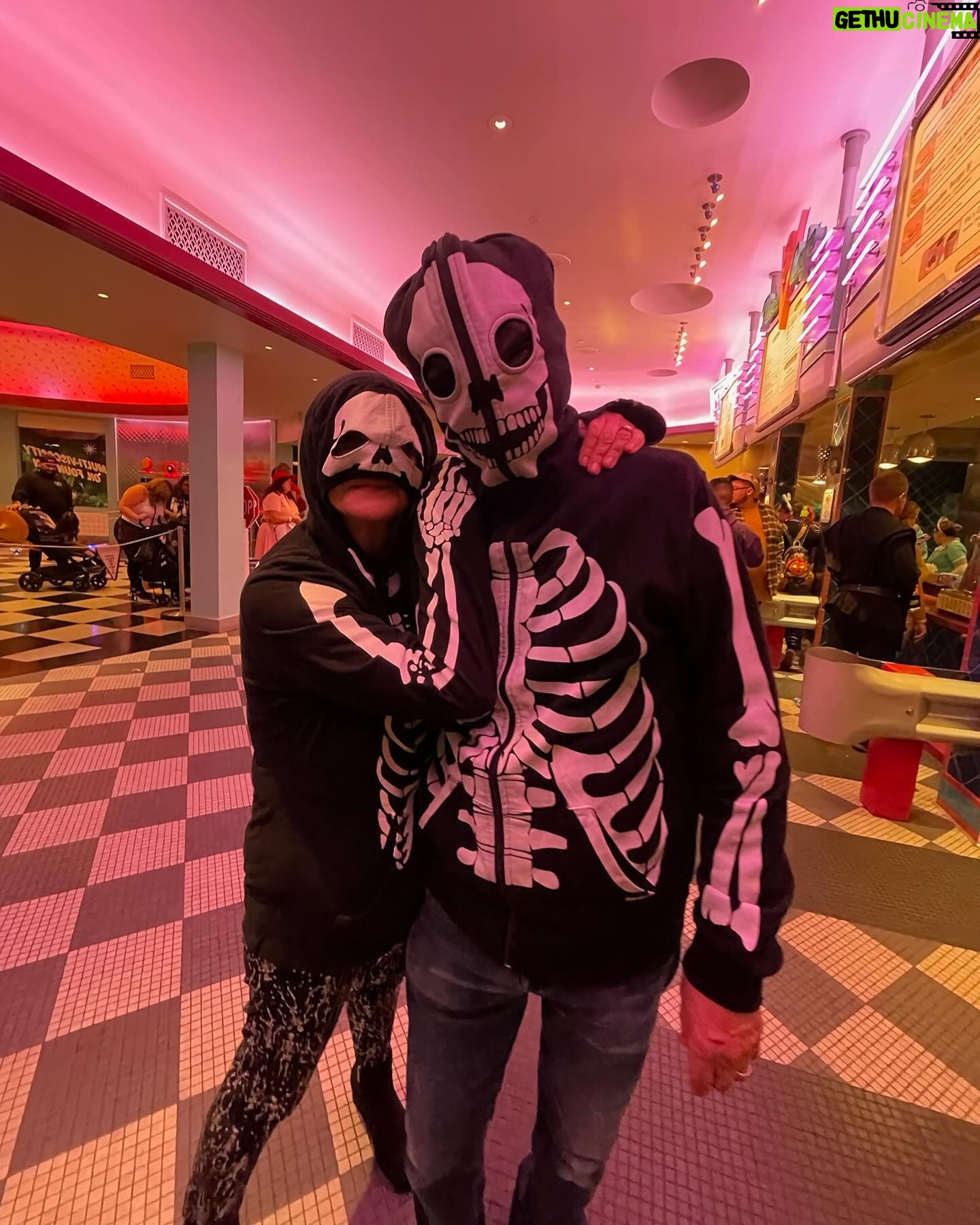 Joe Mantegna - 59.6K Likes - Oogie Boogie Nights with my boo👻🎃
#joemantegna #disneyland #disney #californiaadventure #halloween #criminalminds #davidrossi #wheelsup