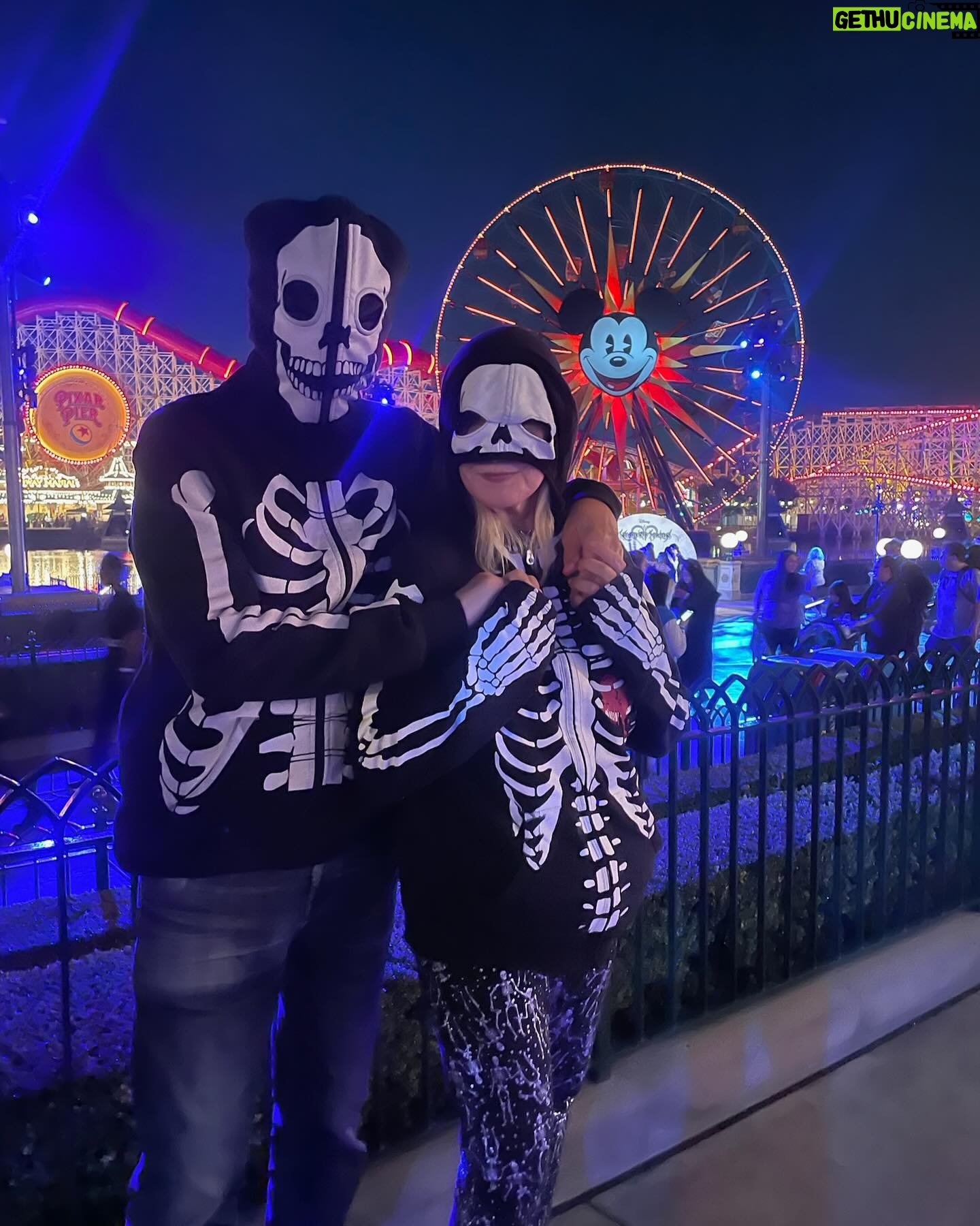 Joe Mantegna - 59.6K Likes - Oogie Boogie Nights with my boo👻🎃
#joemantegna #disneyland #disney #californiaadventure #halloween #criminalminds #davidrossi #wheelsup