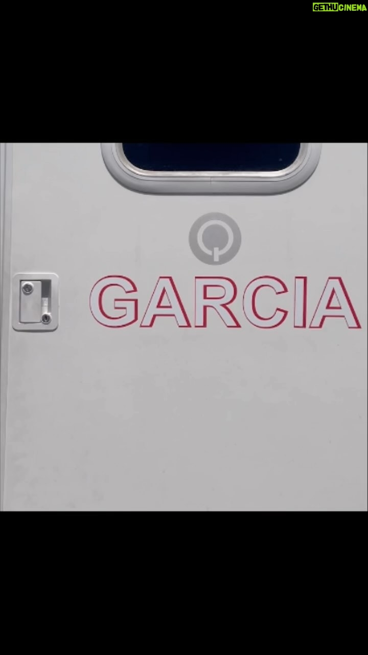 Joe Mantegna - 11.3K Likes - Ever wondered what @kirstenvangsness trailer looks like? #criminalminds #paramountplus #cbs #joemantegna #wheelsup #unsub #paparossi