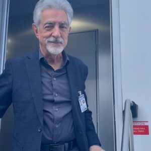 Joe Mantegna Instagram - 🛫

#criminalminds #davidrossi #paparossi #wheelsup #cbs #paramountplus #crimedrama