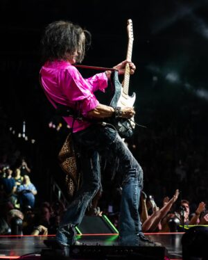 Joe Perry Instagram - See you tonight at @ubsarena #AerosmithPeaceOut the farewell tour!!! 

📷: @theaaronperry 

#Aerosmith #JoePerry