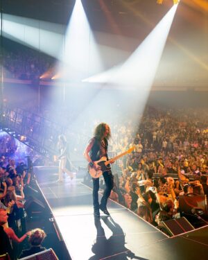 Joe Perry Instagram - Goodbye Las Vegas!! See you November 19th - December 11th!!

Photo by: @rosshalfin 

Tickets still available for select dates! Visit: www.Aerosmith.com for more info