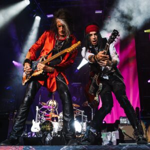 Joe Perry Instagram - Happy Birthday Tommy @disvicious1 Henriksen!!

📷: Aaron Perry

#tommyhenriksen #hollywoodvampires #joeperry