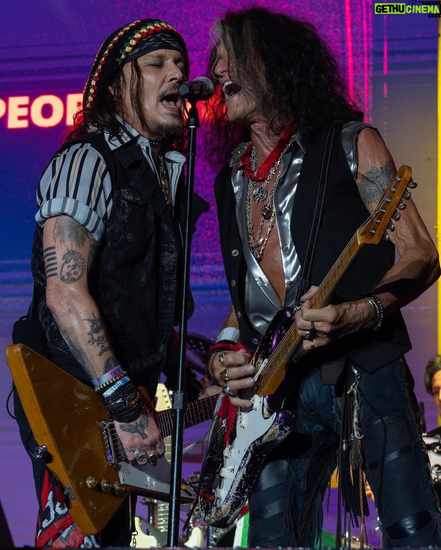 Joe Perry - 22.3K Likes - Happy Birthday to my fellow Vampire, Mr. @johnnydepp
#JohnnyDepp #JoePerry #HollywoodVampires