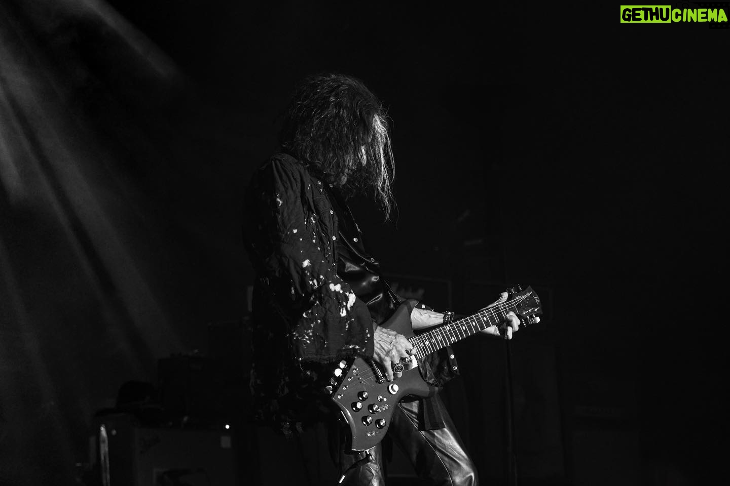 Joe Perry - 8.9K Likes - The Hollywood Vampires are taking over Europe!!
Tickets still available: www.HollywoodVampires.com
📷: @theaaronperry
#alicecooper #johnnydepp #joeperry #tommyhenriksen #glensobel #chriswyse #buckjohnson #HollywoodVampires