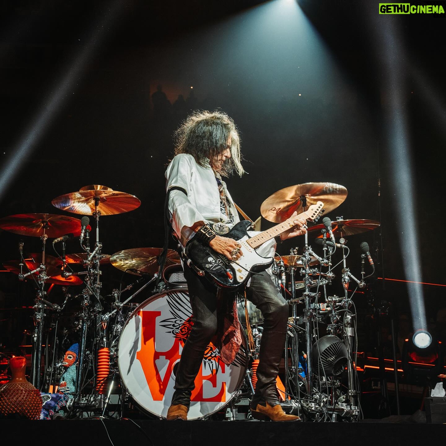 Joe Perry - 12.9K Likes - #AerosmithPeaceOut the farewell tour kicked off to a packed house in Philly last night! Next stop PPG Paints Arena in Pittsburgh, PA 9/6/23
For tickets, VIP upgrades and more visit: www.Aerosmith.com
📷: @theaaronperry