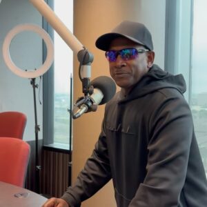 Joe Torry Instagram - Today comedian #joetorry is hanging out with @nanettelee1 ! Find out what he has been up to lately! Tune in right now 📻
#majic945 #comedians #funny