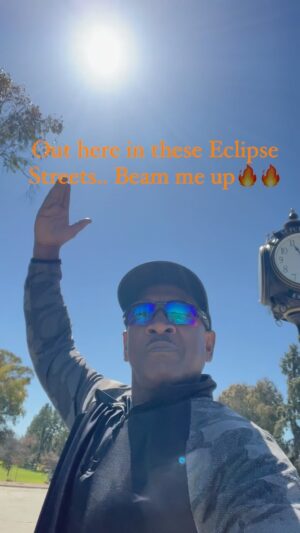 Joe Torry Instagram - Out here in these Eclipse Streets.. Getting my Super Powers activated .. Beam me up 🔥🔥#eclipse #inthesestreets #joetorry #superpowers #beammeup #california