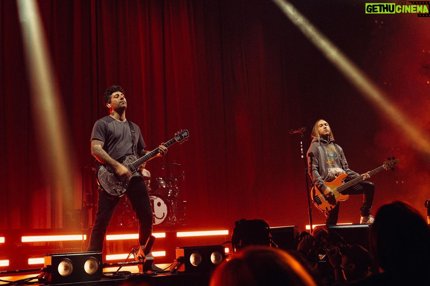 Joe Trohman - 14.9K Likes - This is me and my friend Pete playing a rock show last night in Nashville. My friend Andy is behind us, and my other friend Patrick is running around somewhere.
📸 @elliottxingham