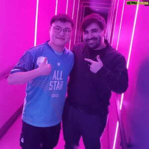 Joedat Esfahani Instagram - Uzi may be retiring but he'll forever be a league legend! He truly defined what it meant to be an AD CARRY and inspired Vayne players everywhere. Congrats on the iconic career and legacy. Wishing you all the best brother!
