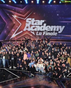 Joël Bouraïma Instagram - Mon dernier post pour cette saison de la @staracademytf1 

1- Dernier passage au château, je me devais de dire au revoir correctement.😂😂

2- Le crew STAR ACADEMY saison 2023/2024.
📸 @sipa.press 

3- Le seul artiste avec qui j’ai pris une photo, MC SOLAAR!! Mon 1er concert en octobre 1994 au zénith de paris, avec les sages poètes de la rue en 1ere partie- La boucle est bouclée.

4- Mon dernier cours de la saison en duo avec @benjelloun_malika Quel kiff!!!! 😂

5- Selfie en rentrant du dîner au château!! @luciebernardoni @benjelloun_malika @adelinetoniutti 

6- Selfie avec le BOSS @nikosaliagas lors de la finale.

MERCI à toutes les équipes qui ont fait de cette saison une aventure incroyable.
MERCI aux productions pour la confiance @endemolfr @dmls_tv 
MERCI aux producteurs @jeanlouistv et @mathieuvergne 
MERCI à cette équipe de professeurs hors du commun. Quelle équipe!!!! 💪🏾❤️💪🏾
MERCI aux 13 élèves qui ont fait le taff 🔥🔥
MERCI au public qui a toujours été bienveillant et qui fait aussi parti de cette aventure!!!