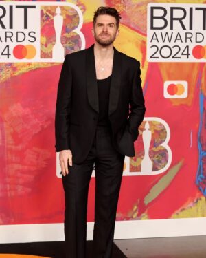 Joel Dommett Instagram - Wife said I should post this one

Wearing full @marksandspencer vibes