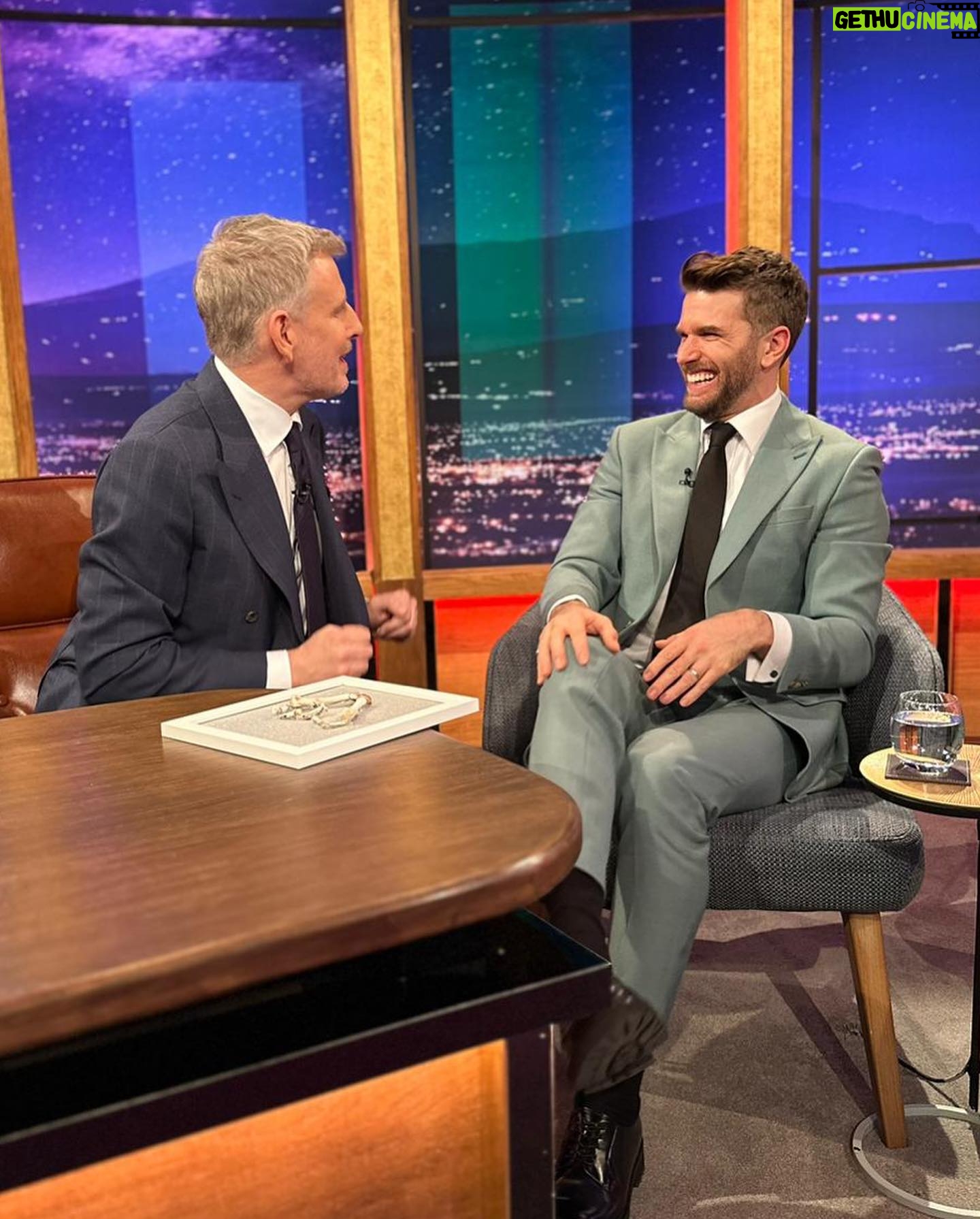 Joel Dommett - 5K Likes - Had fun on @latelaterte and judging by these photos I laughed like a prick the entire time - @patrickielty really is the perfect host ☘️
Suit is from @marksandspencer