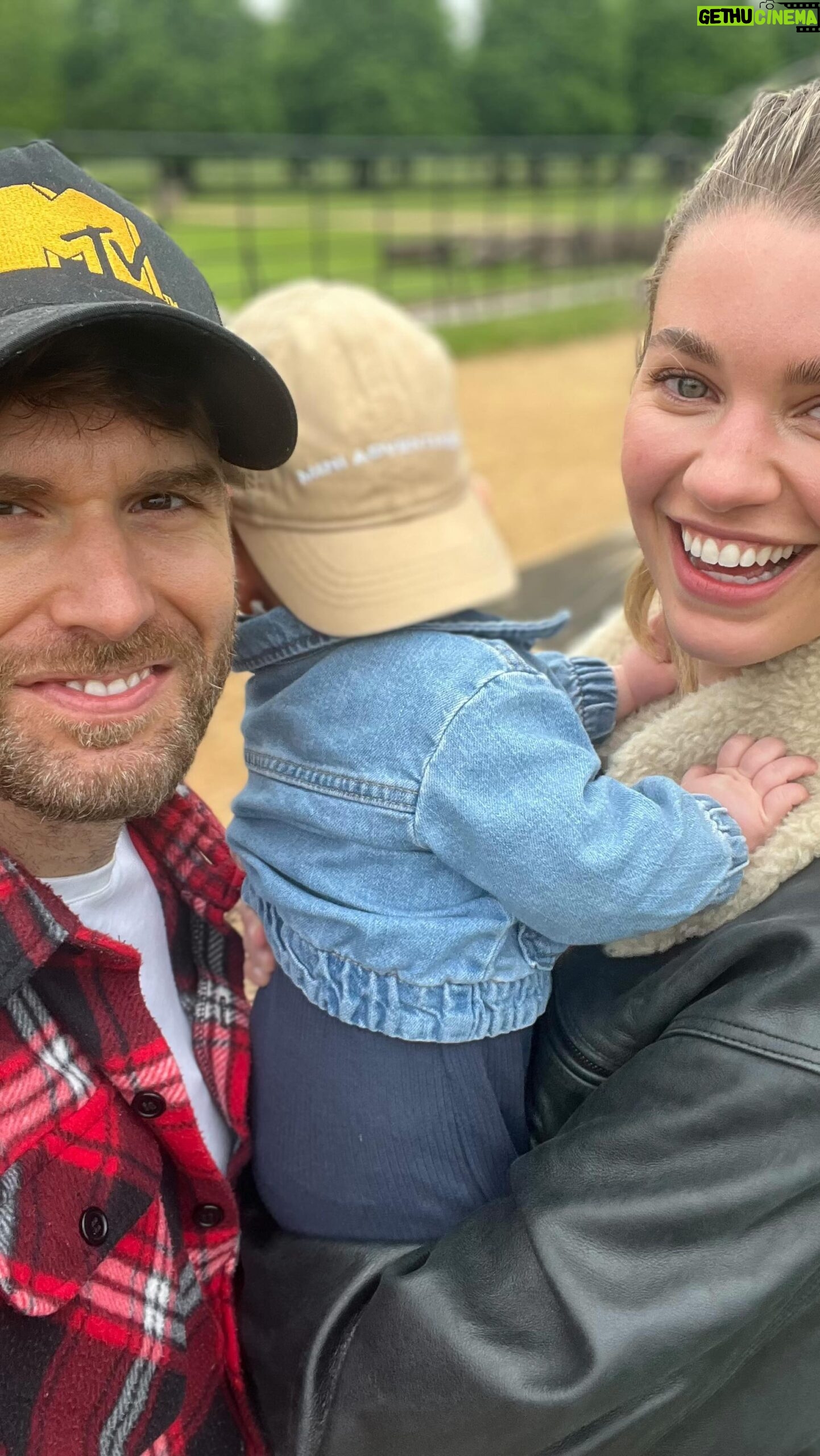 Joel Dommett - 6.8K Likes - HAPPY BIRTHDAY TO MY FIRST BORN @joeldommett 🎈🎈🎈 thank you for keeping us entertained CONSTANTLY.
We love you weirdo
