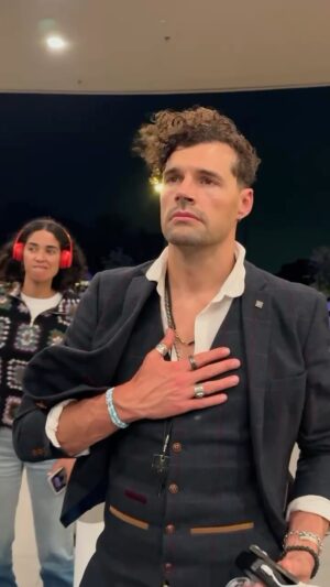 Joel Smallbone Instagram - She’s not impressed... 🏴󠁧󠁢󠁳󠁣󠁴󠁿
