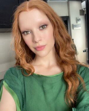 Joelle Instagram - Did you know that the fastest moving muscle in the human body is located in the eye? The orbicularis oculi muscle controls the closing motion of your eye when blinking which happens in less than 0.1 seconds! 👁 👁
.
.
.
#factoftheday #eyes #fact #blinking #blink #facts #selfie #redhead #ginger #wig #joelle #alopecia #actor #actress #domina #behindthescenes #bts